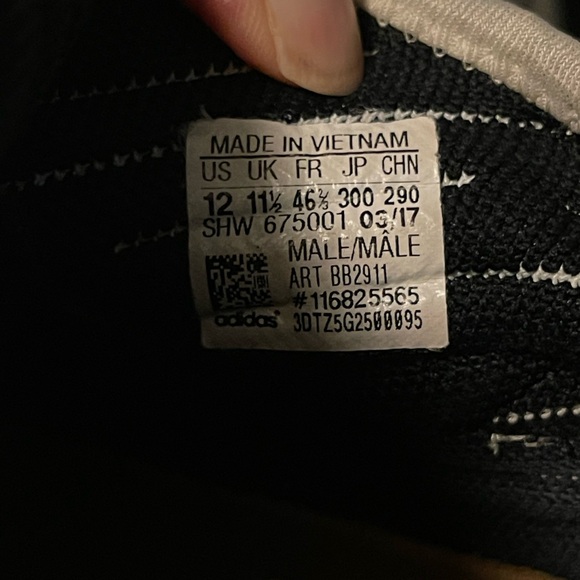 Adidas Men's Athletic Grungy Shoes - Very Worn for movie prop/ Size 12 🎥🎬 - Picture 9 of 9